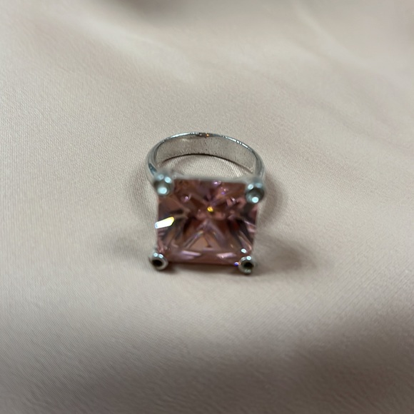 Pink Stone Ring - Picture 4 of 6